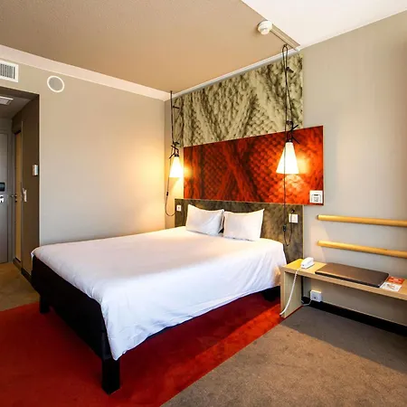 弗罗茨瓦夫中心宜必思酒店 酒店 3*