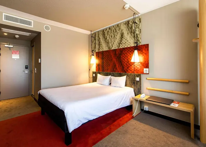 弗罗茨瓦夫中心宜必思酒店 酒店 3*