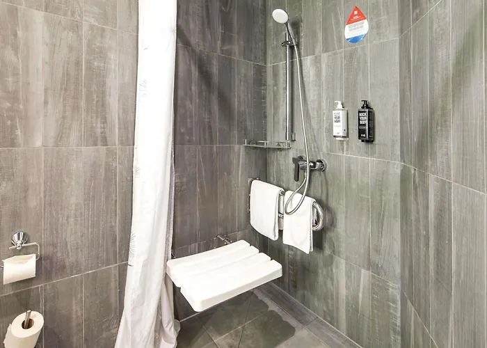 弗罗茨瓦夫中心宜必思酒店 酒店